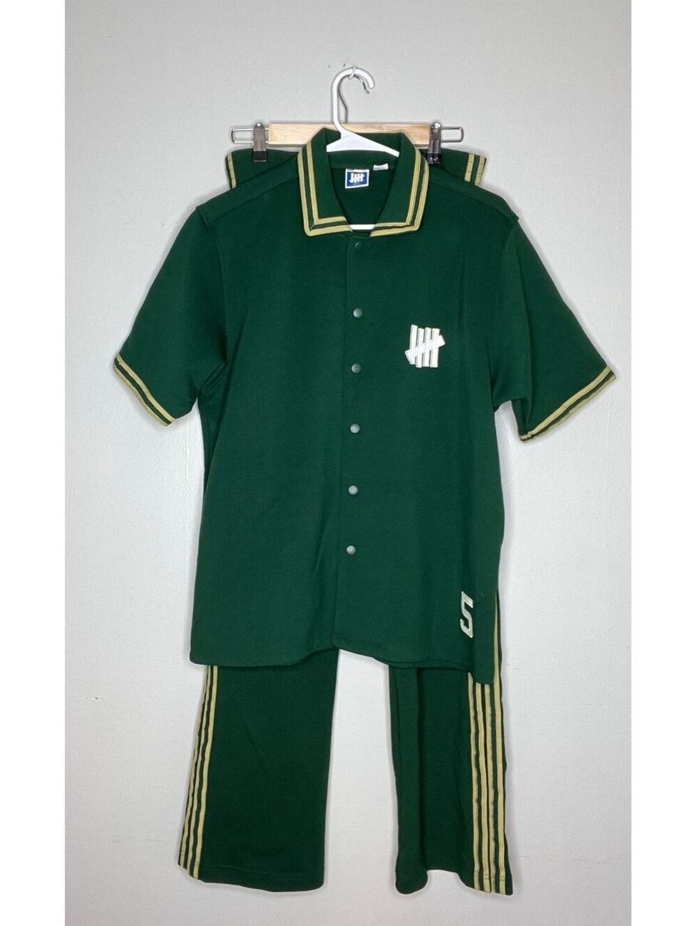 UNDEFEATED League Shooter  Shirt and Tearaway Pants Set Size Small